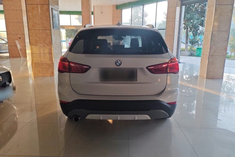 宝马X1 2019款 sDrive18Li 尊享型车身外观6