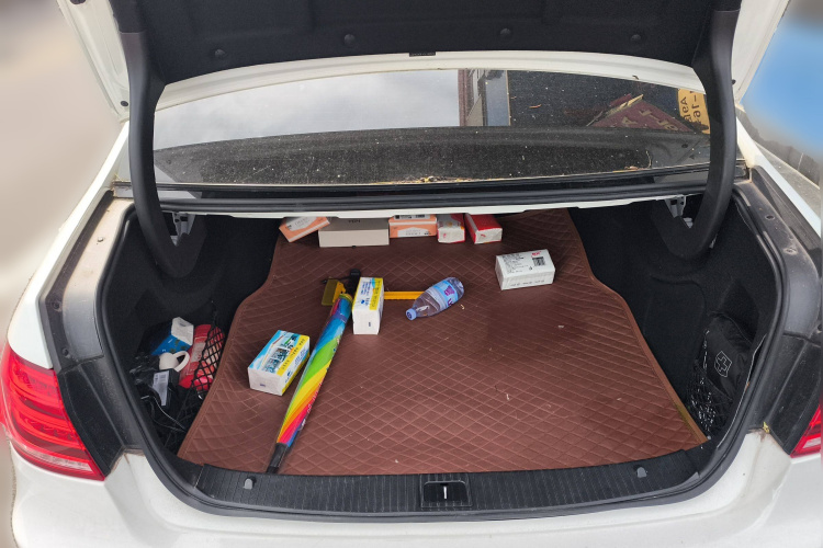 奔驰E级 2015款 改款 E 260 L 运动型局部细节23