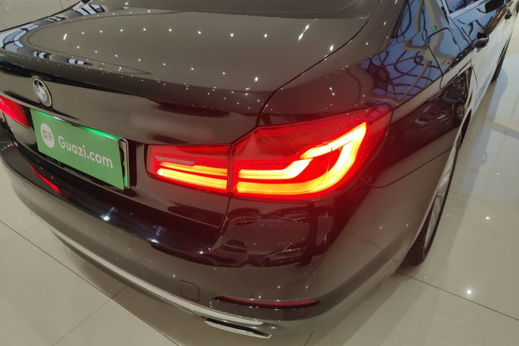 宝马5系新能源 2020款 里程升级版 530Le 豪华套装车身外观6006