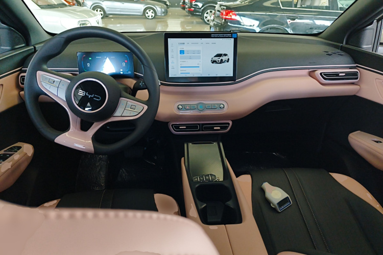 比亚迪 海鸥 2025款 智驾版 305km 活力版中控内饰12