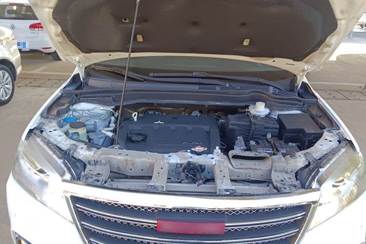 哈弗H6 2014款 运动版 2.4L 自动精英型机舱底盘24