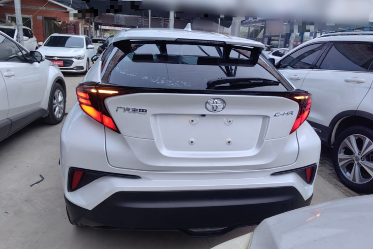 丰田C-HR 2021款 2.0L 豪华版车身外观6