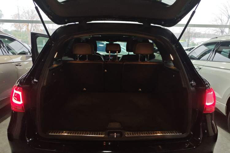 奔驰GLC 2021款 GLC 260 L 4MATIC 动感型机舱底盘23