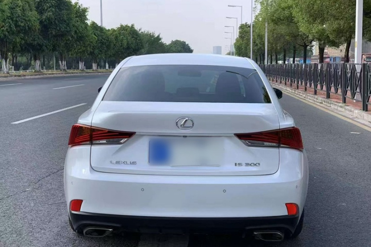 雷克萨斯IS 2017款 300 锋尚版车身外观6012