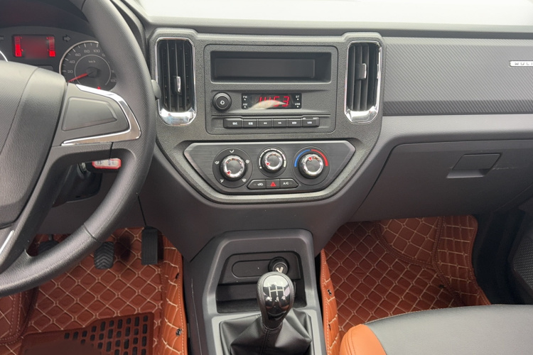 五菱汽车 五菱征途 2021款 1.5L进取型LAR局部细节16