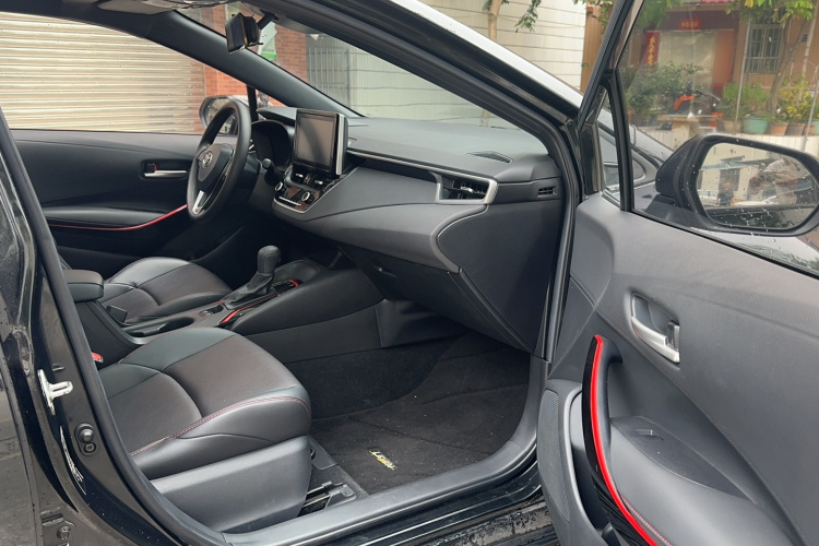 丰田 雷凌 2021款 185T CVT运动版中控内饰7012