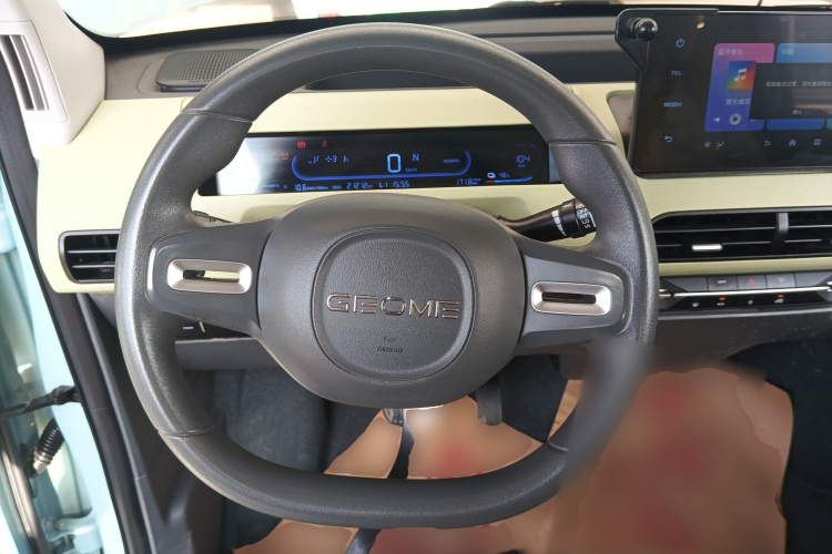 吉利银河 2023款 熊猫mini 200km 耐力熊中控内饰13