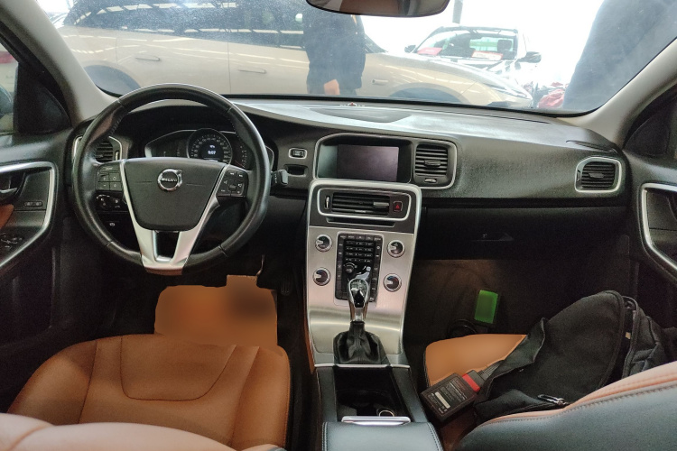 沃尔沃S60 2018款 S60L T3 智进进取版中控内饰12