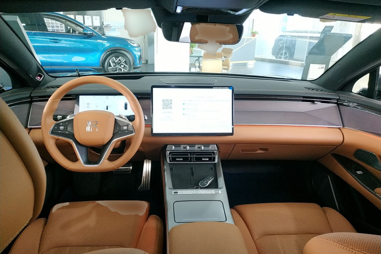 比亚迪 汉L 2025款 DM-p 四驱激光雷达旗舰型中控内饰12