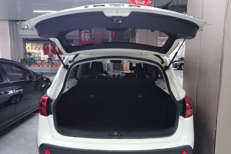 日产 逍客 2015款 2.0XL 酷火 CVT 2WD机舱底盘23