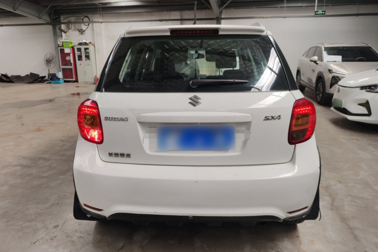 铃木 天语 SX4 2013款 1.6L 手动酷锐型车身外观6