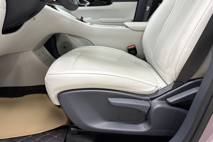 吉利银河 星愿 2025款 310km 梦想版中控内饰7011