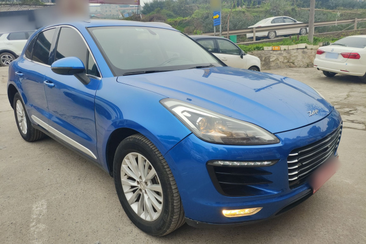 众泰SR9 2017款 2.0T 自动极致之心版车身外观3