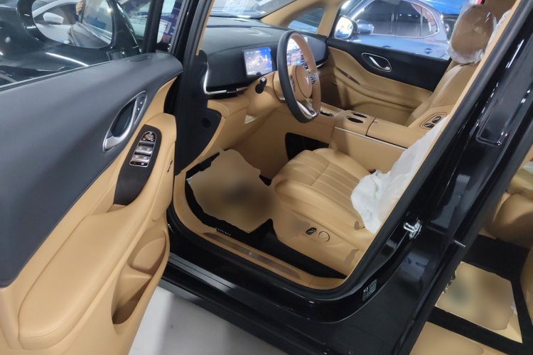 岚图汽车 岚图梦想家 2025款 PHEV 四驱卓越乾崑版中控内饰20