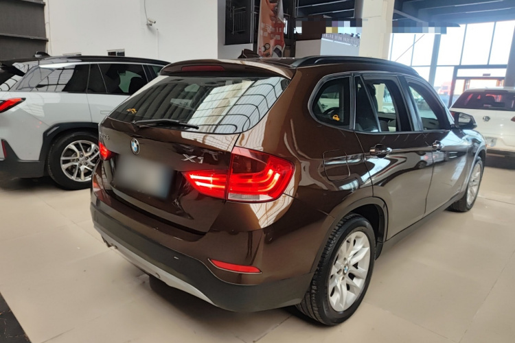 宝马X1 2014款 sDrive18i 领先型车身外观7