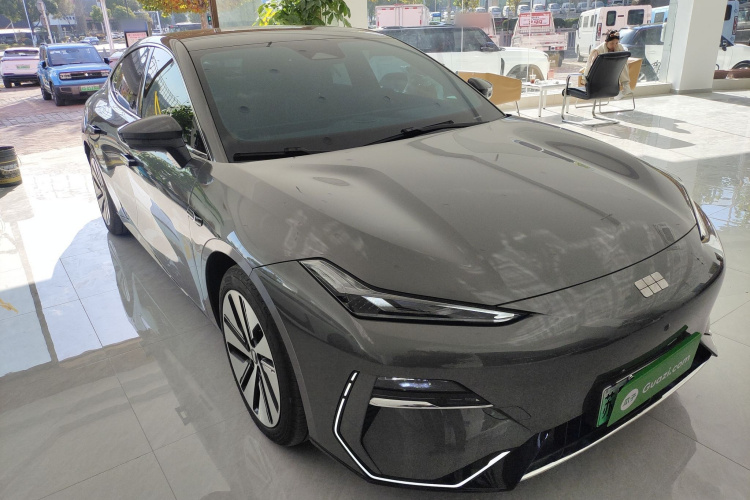 吉利银河 银河E8 2024款 550km 后驱MAX车身外观3