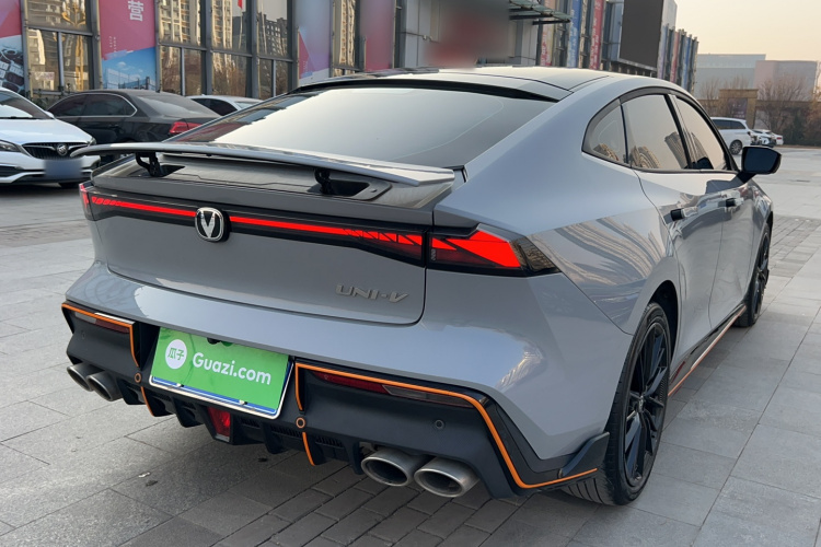 长安UNI-V 2022款 1.5T 运动版车身外观6006