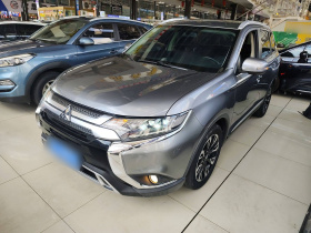 三菱 欧蓝德 2019款 2.4L 四驱致享版 7座 国VI