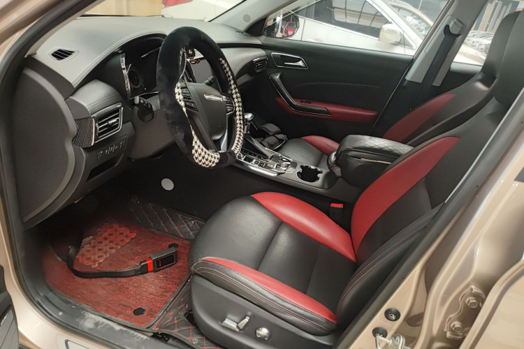 猎豹汽车 猎豹CS9 2017款 1.5L CVT精英型中控内饰19