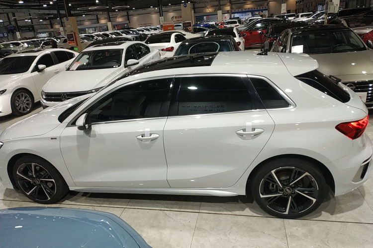 奥迪A3 2022款 Sportback 35 TFSI 时尚运动型车身外观6003