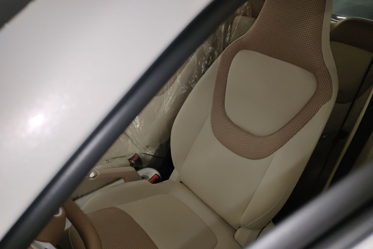 五菱汽车 宏光MINIEV 2024款 第三代 215km 青春版中控内饰19