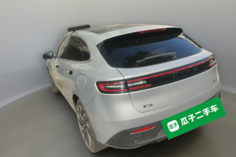 鸿蒙智行 问界M5 2022款 增程后驱标准版车身外观5