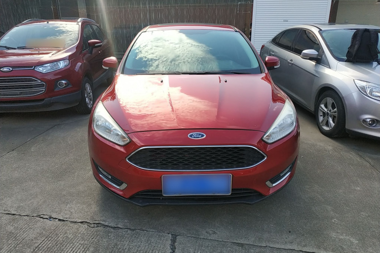 福特 福克斯 2017款 两厢 1.6L 自动风尚型智行版车身外观2