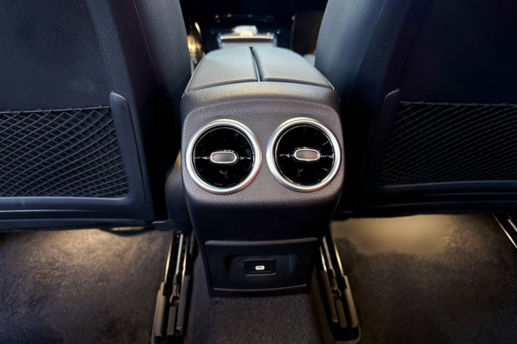 奔驰A级AMG 2024款 改款 AMG A 35 L 4MATIC中控内饰7014