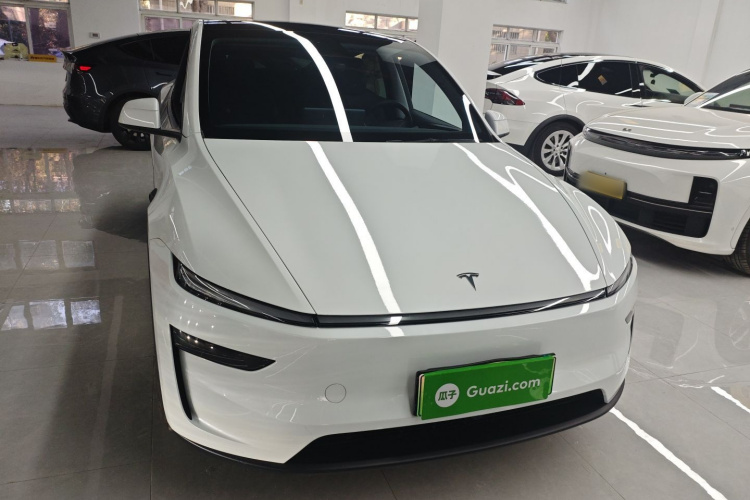 特斯拉 Model Y 2025款 长续航全轮驱动 首发版车身外观2