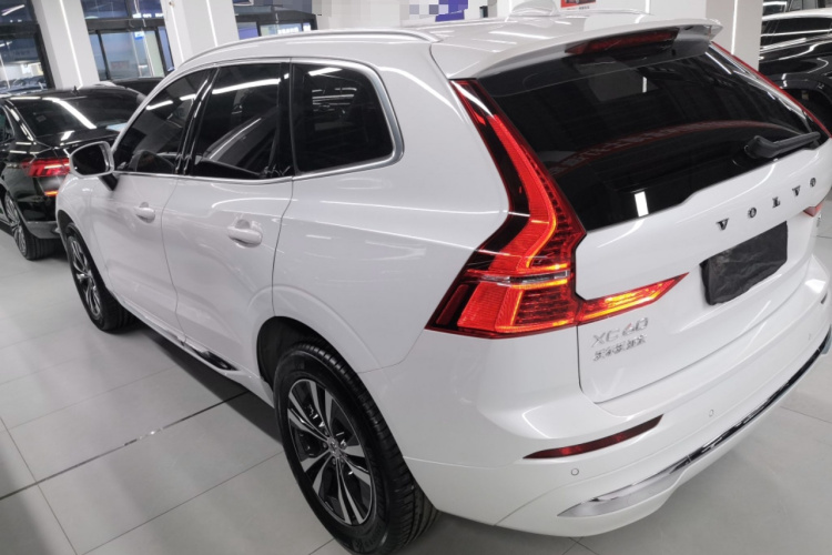 沃尔沃XC60 2025款 B5 四驱智逸豪华版车身外观6003