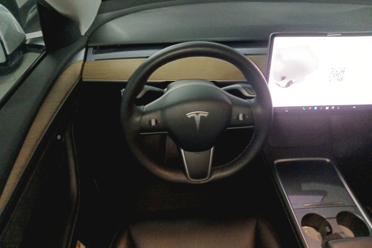 特斯拉 Model Y 2021款 长续航全轮驱动版局部细节13