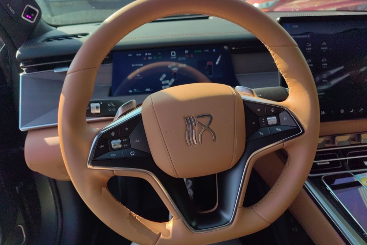 比亚迪 汉L 2025款 EV 701KM激光雷达旗舰型局部细节13