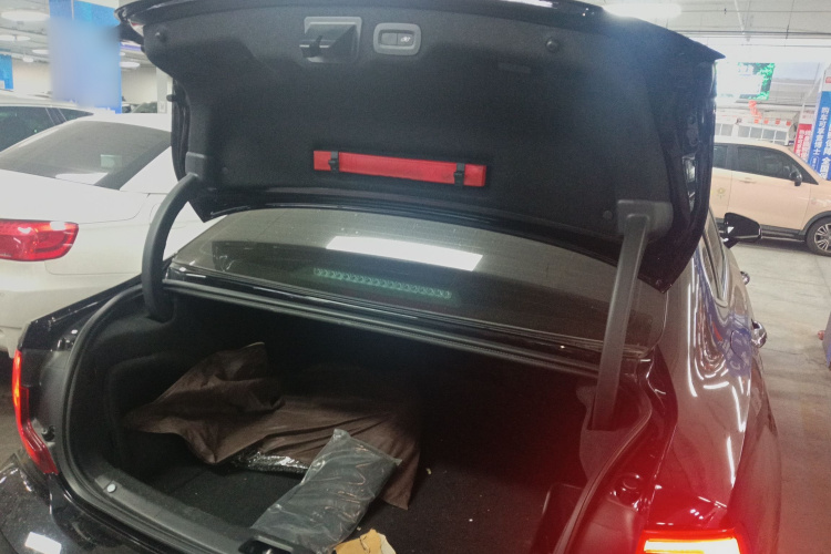 沃尔沃S90新能源 2020款 T8 E驱混动 智逸豪华版机舱底盘23