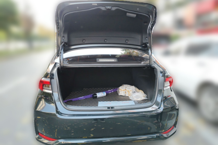 丰田 卡罗拉 2019款 1.2T S-CVT GL-i精英版中控内饰23