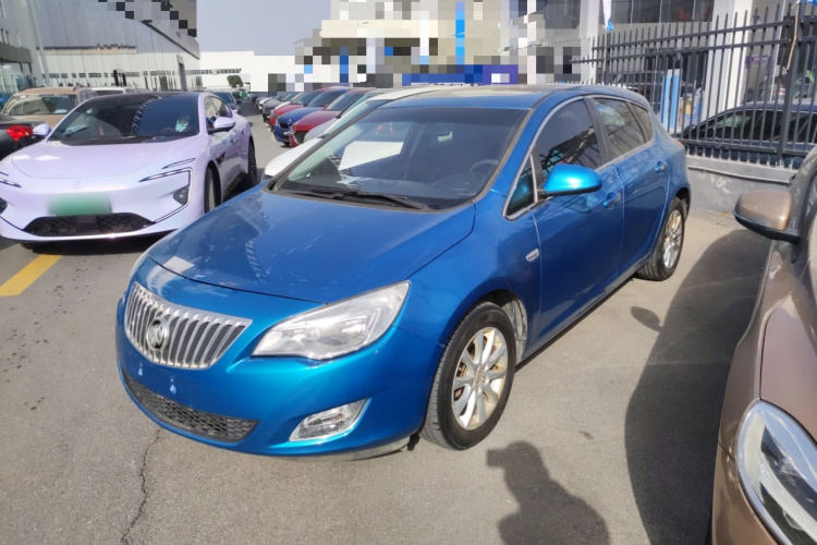 别克 英朗 2014款 XT 1.6L 自动时尚版车身外观1