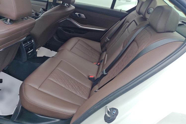 宝马3系 2023款 325Li M运动曜夜套装中控内饰21