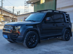 路虎卫士 2023款 改款 110 3.0T P400 暗黑特别版