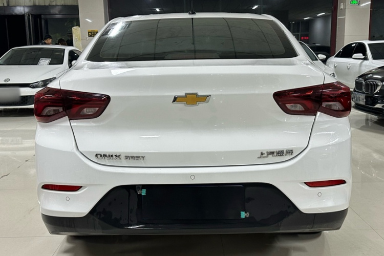 雪佛兰 科沃兹 2022款 325T 自动欣悦版车身外观6010