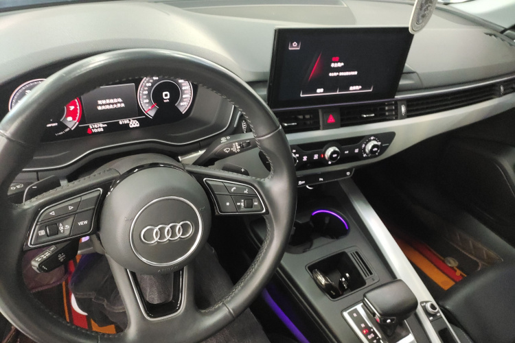 奥迪A4L 2022款 40 TFSI 时尚动感型中控内饰12