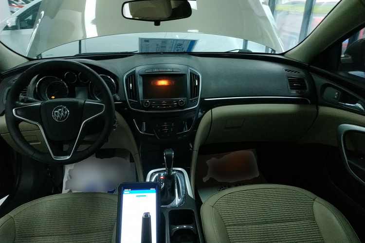 别克 君威 2015款 2.0L 领先时尚型中控内饰12