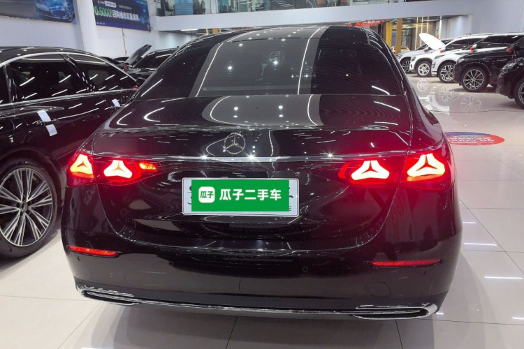 奔驰E级 2025款 E 260 L车身外观6