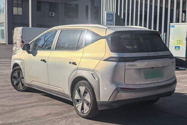 埃安 AION Y 2023款 Younger车身外观6011