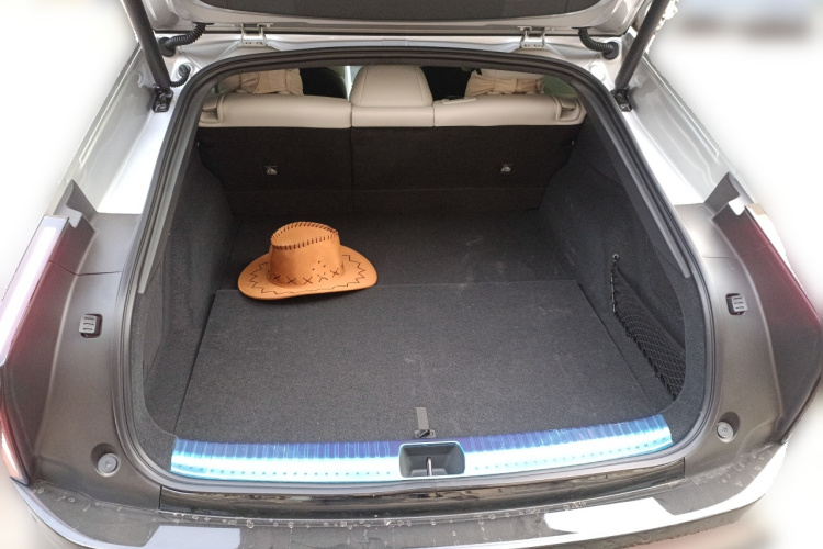 小鹏P7 2025款 702 长续航 Ultra中控内饰23