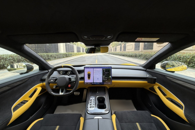 小米汽车 小米SU7 Ultra 2025款 Ultra中控内饰7002