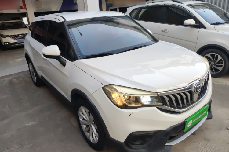 中华V3 2017款 1.5L 自动舒适型车身外观6002