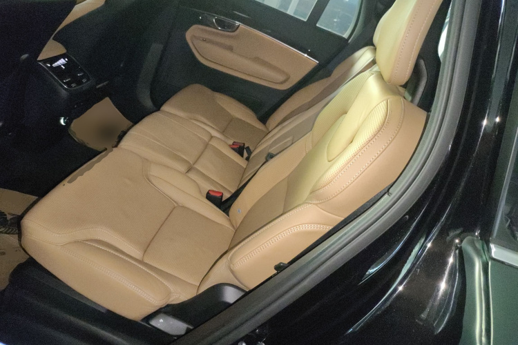 沃尔沃XC90 2017款 T6 智雅版 5座中控内饰21