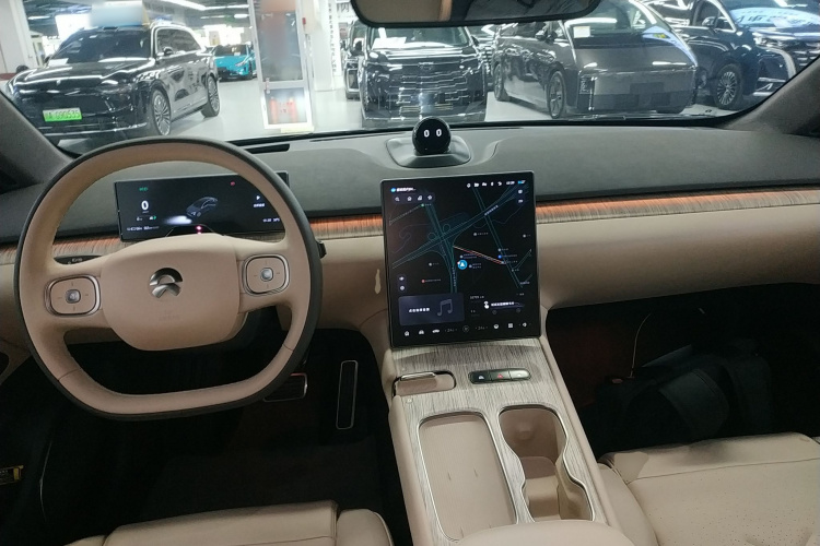 蔚来ET7 2022款 100kWh 首发版中控内饰7002