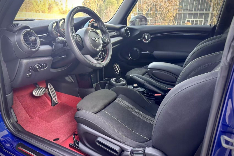 MINI 2018款 1.5T COOPER 赛车手中控内饰7012