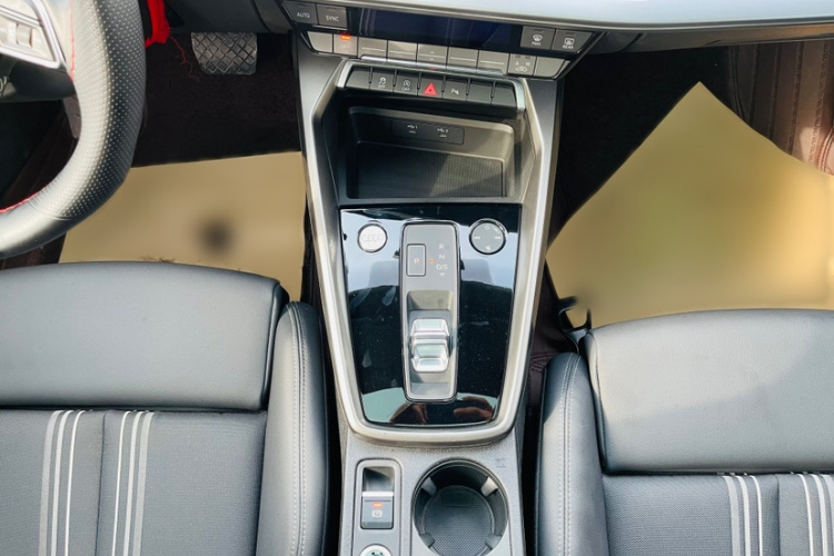 奥迪A3 2023款 改款 A3L Limousine 35 TFSI 时尚运动型中控内饰7003