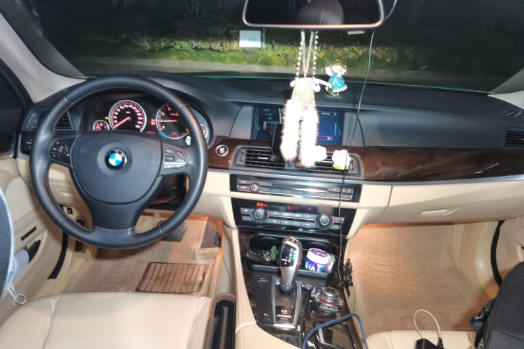宝马5系 2011款 523Li 豪华型中控内饰7002